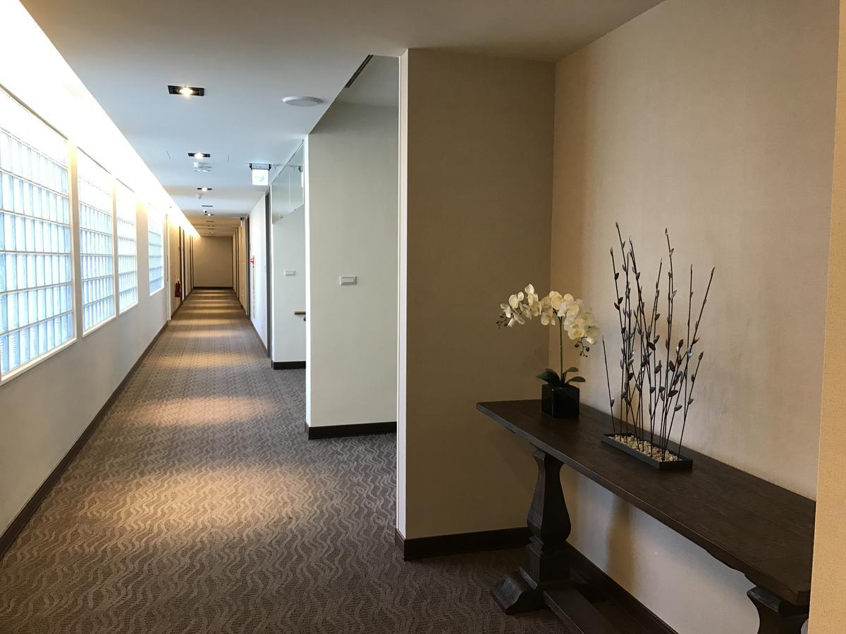 晨光飯店 Hotell Chiayi City Exteriör bild