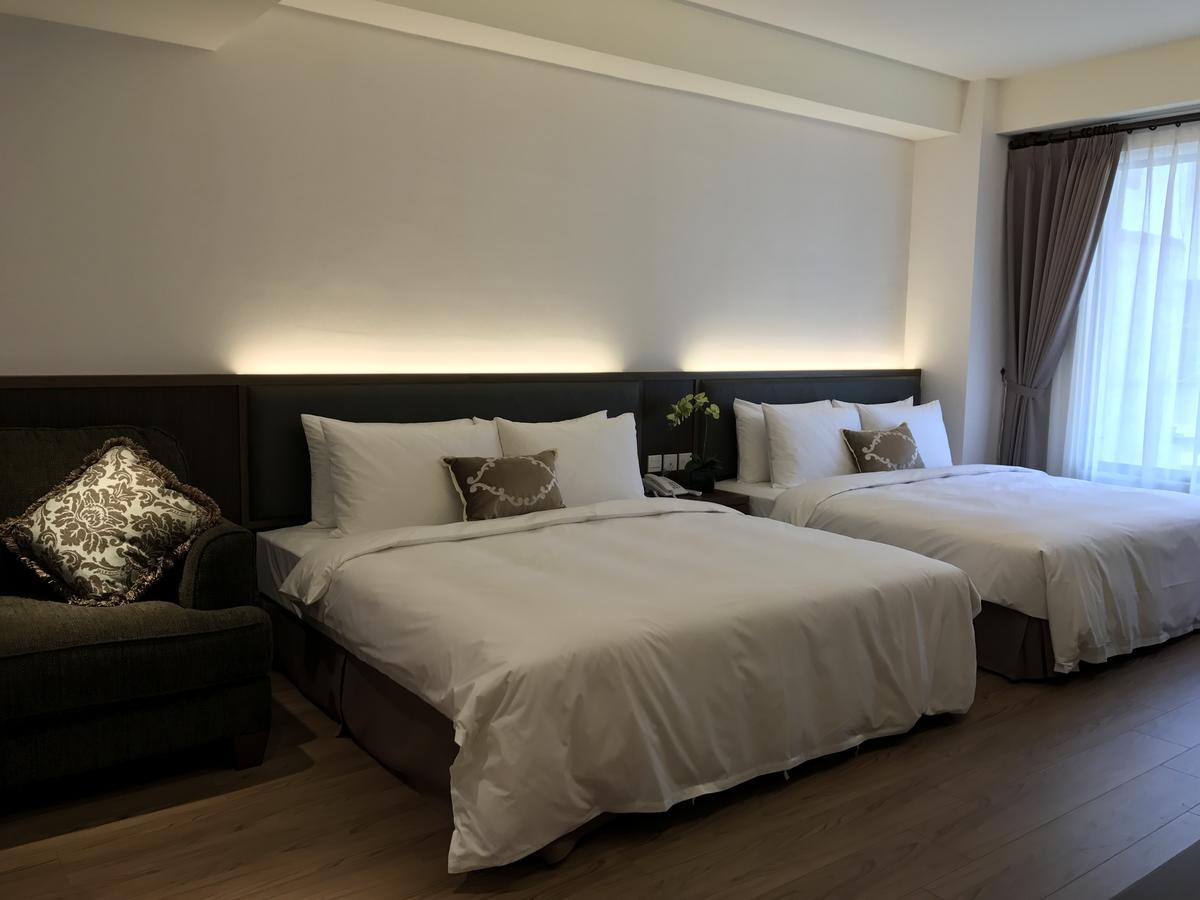 晨光飯店 Hotell Chiayi City Exteriör bild