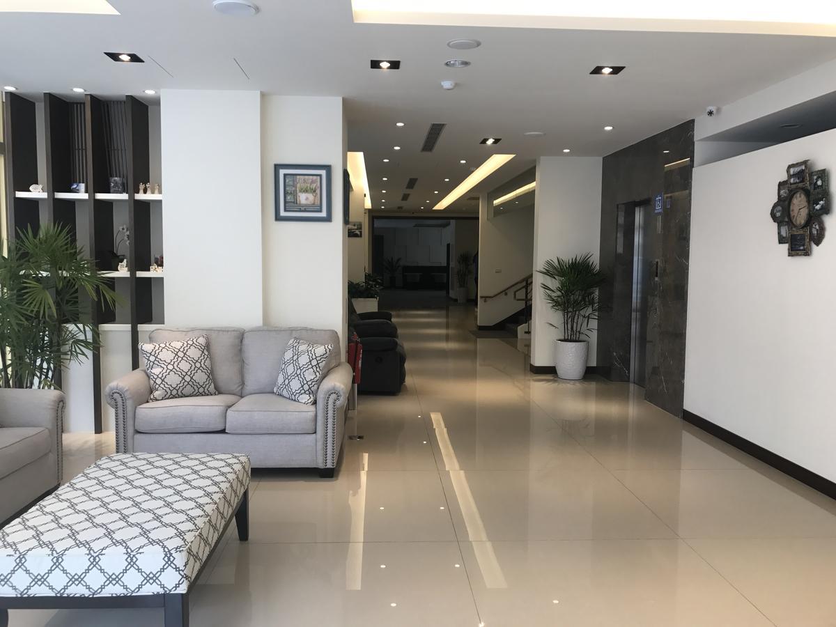晨光飯店 Hotell Chiayi City Exteriör bild